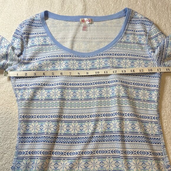 St. Eve pajama top - blue/white w snowflake pattern - Picture 6 of 7